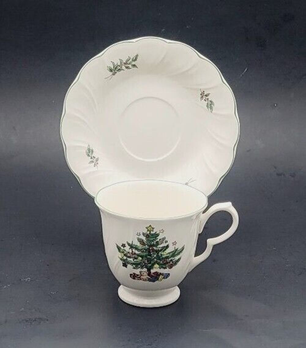 Nikko Happy Holidays Cup and Saucer 2 piece Set Christmas Tree Vintage Japan